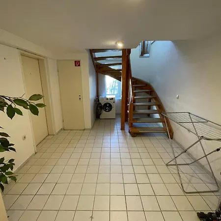 5 Personen Monteur Ferien *
